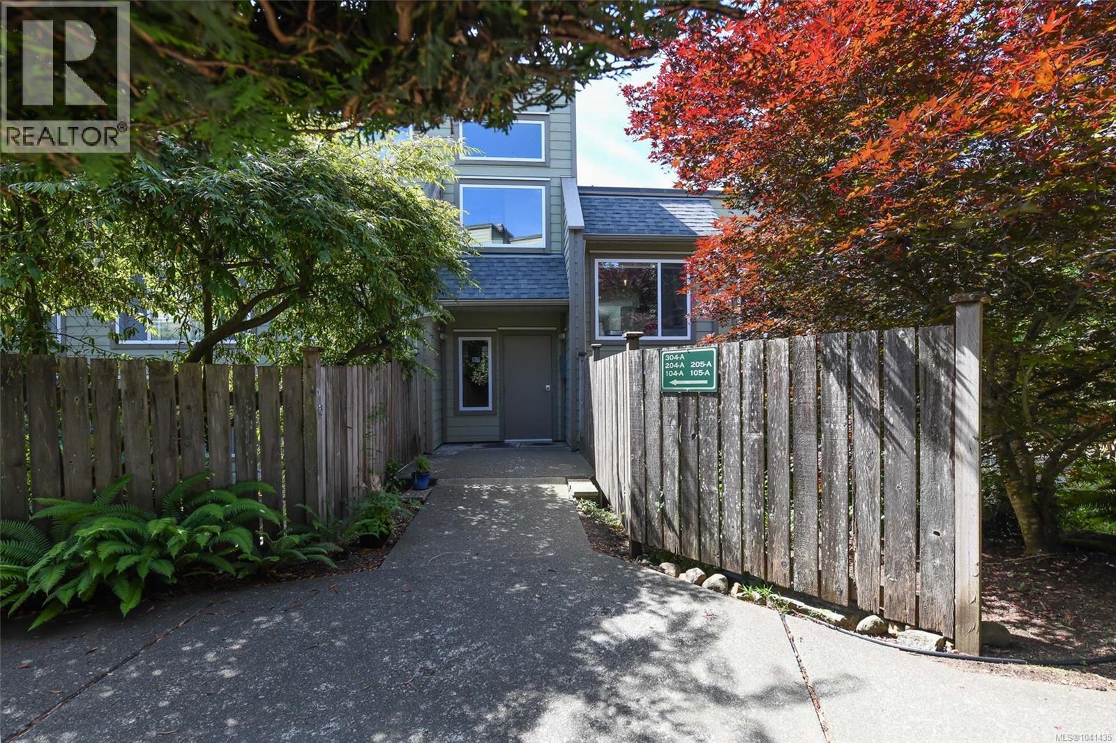 205 2250 Manor Pl, Comox, British Columbia  V9M 1C5 - Photo 4 - 1041435