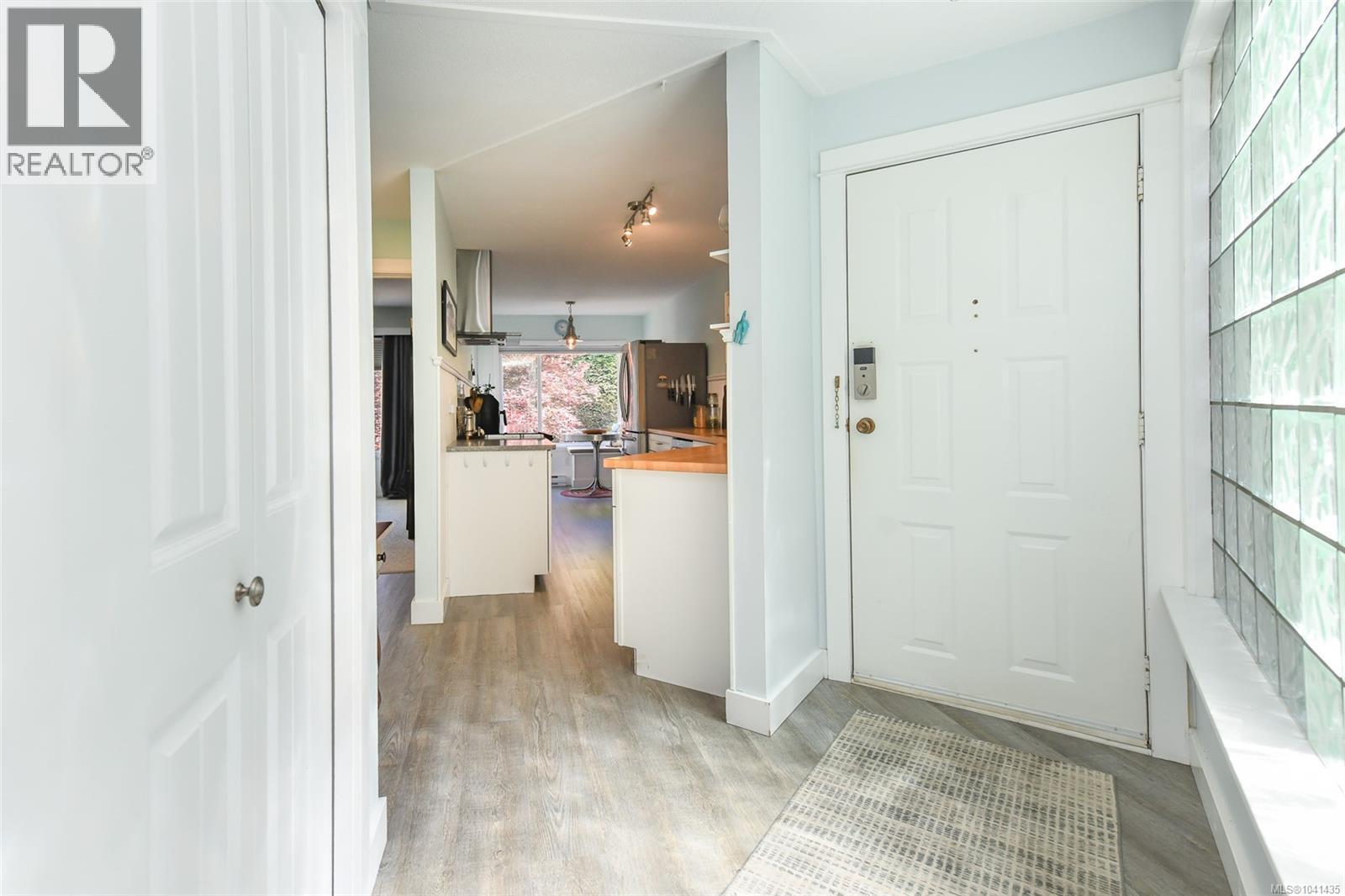 205 2250 Manor Pl, Comox, British Columbia  V9M 1C5 - Photo 8 - 1041435
