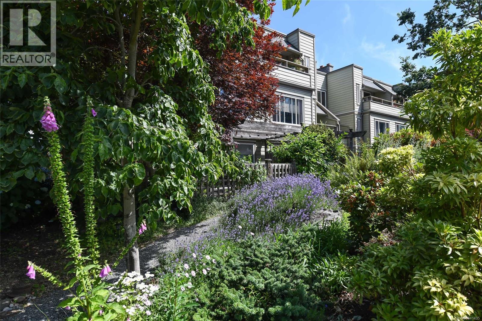 205 2250 Manor Pl, Comox, British Columbia  V9M 1C5 - Photo 42 - 1041435