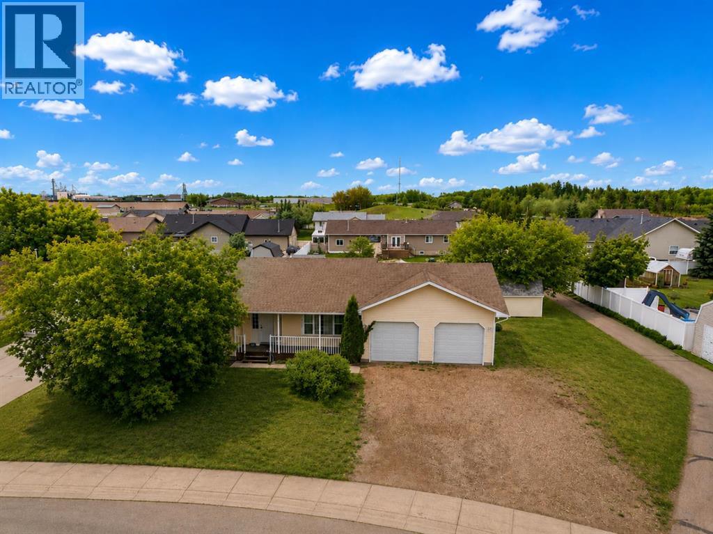 9105 Forest Street, La Crete, Alberta  T0H 2H0 - Photo 1 - A2292436
