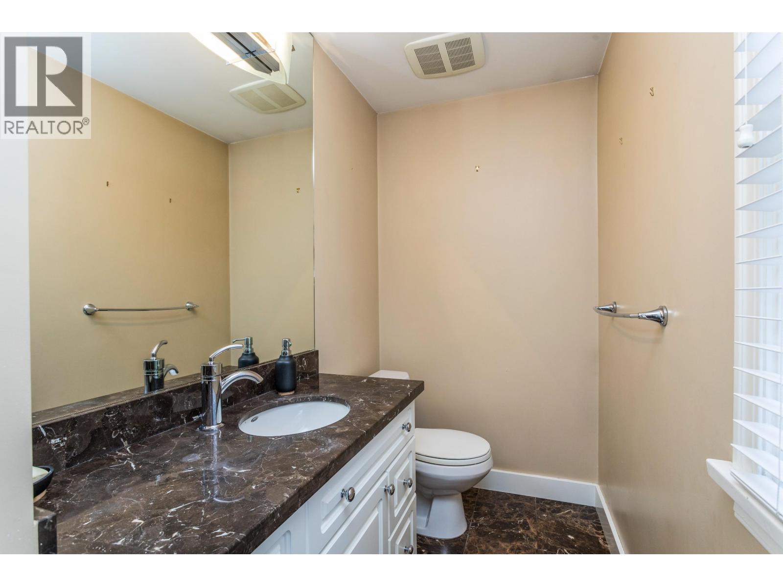 3877 W Broadway, Vancouver, British Columbia  V6R 2C2 - Photo 16 - R3139239