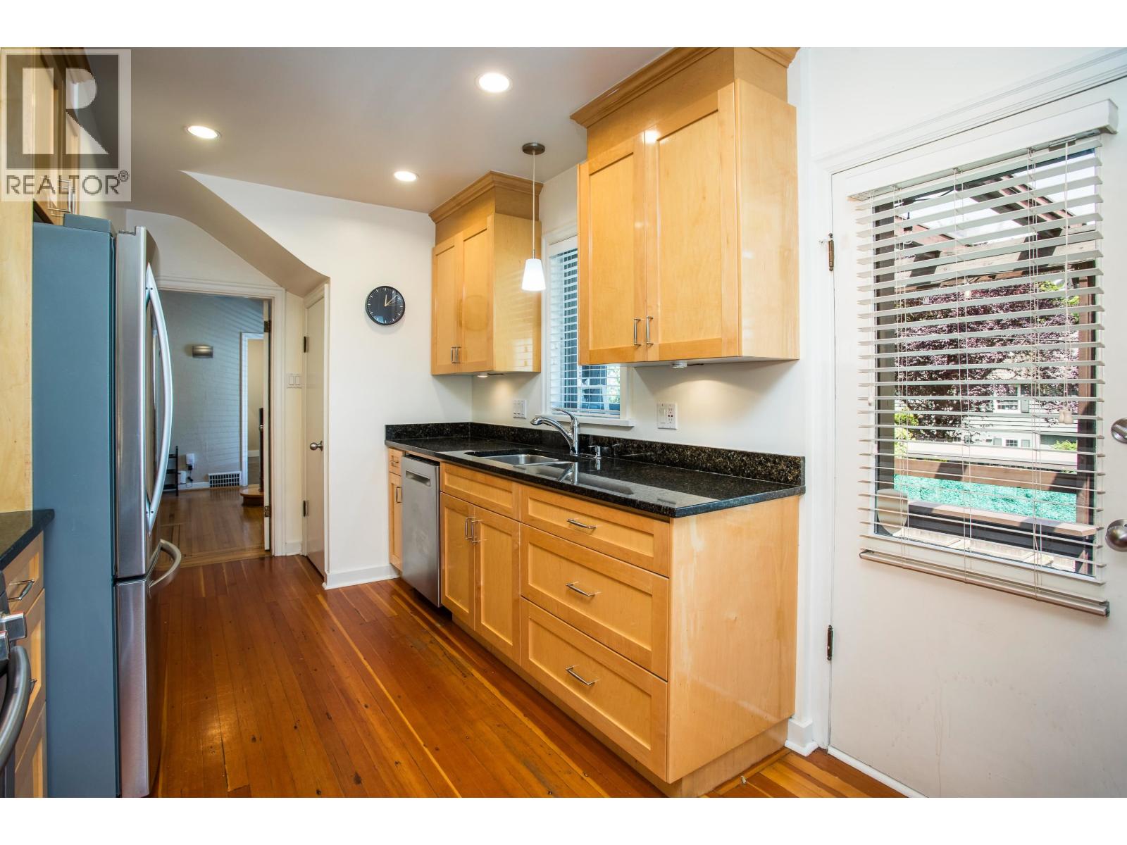 3877 W Broadway, Vancouver, British Columbia  V6R 2C2 - Photo 8 - R3139239