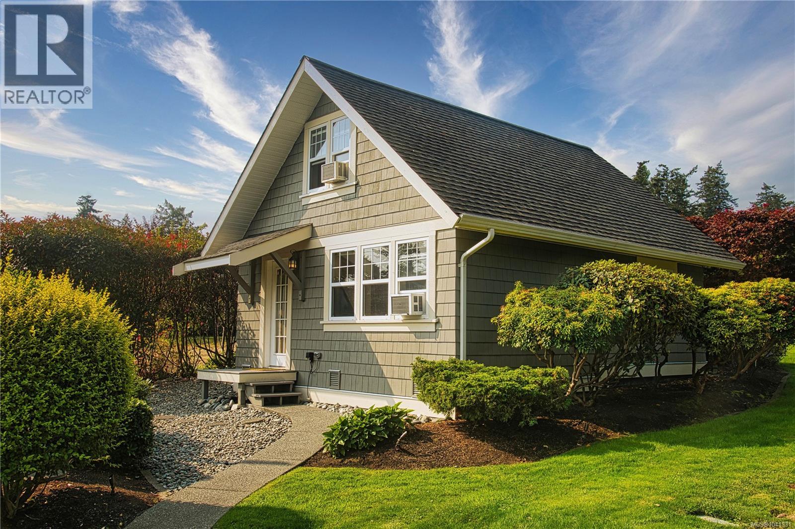 8585 Lochside Dr, North Saanich, British Columbia  V8L 1M5 - Photo 29 - 1041331
