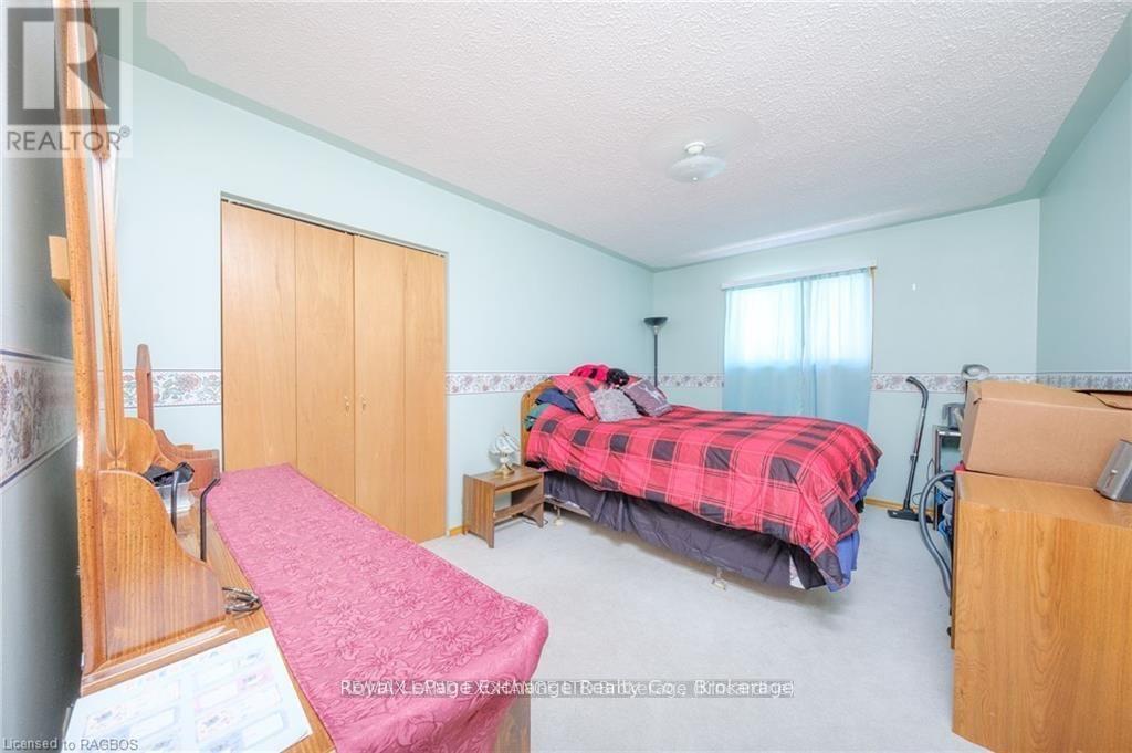 247 Broadway Street, Kincardine, Ontario  N2Z 2X9 - Photo 13 - X12931330