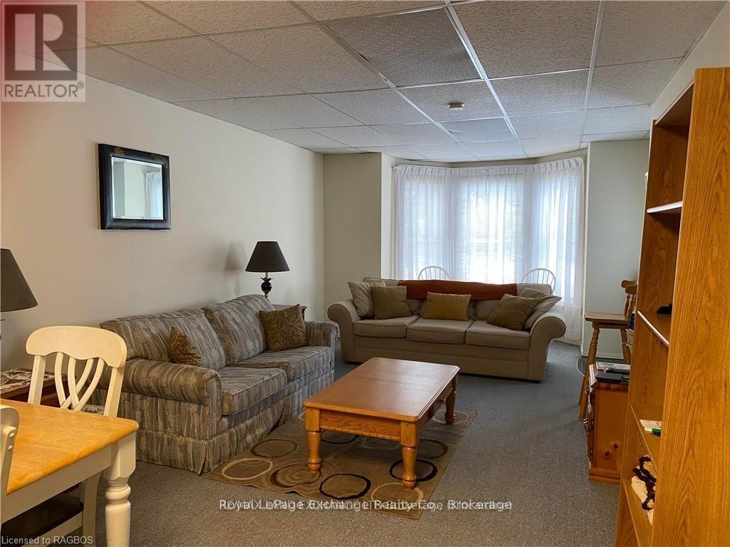 247 Broadway Street, Kincardine, Ontario  N2Z 2X9 - Photo 3 - X12931330