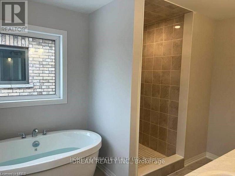 28 Crossmore Crescent, Cambridge, Ontario  M1S 0C7 - Photo 3 - X13470984