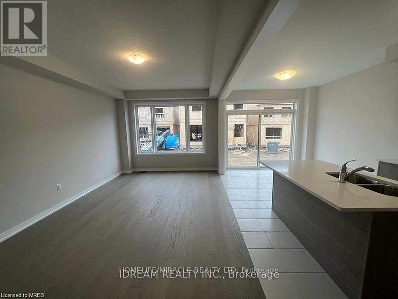 28 Crossmore Crescent, Cambridge, Ontario  M1S 0C7 - Photo 6 - X13470984