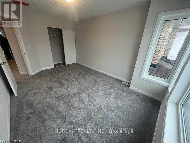 28 Crossmore Crescent, Cambridge, Ontario  M1S 0C7 - Photo 4 - X13470984