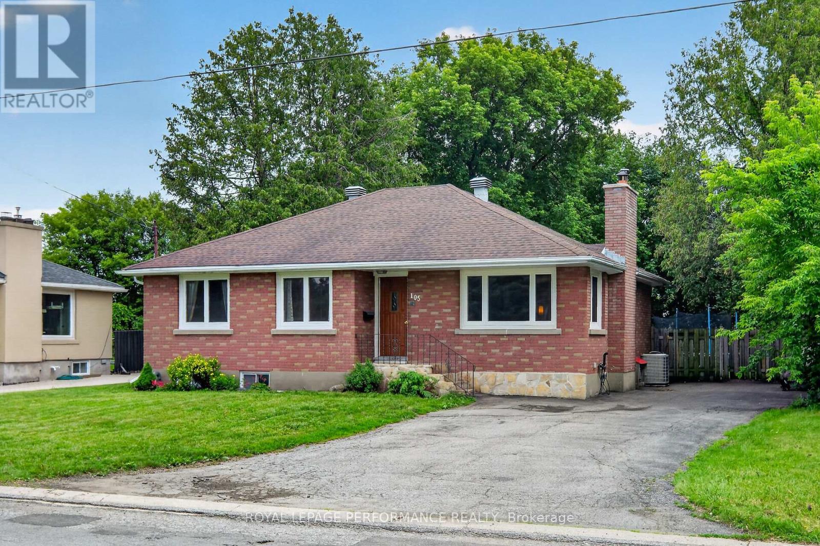 105 CROWNHILL STREET, Ottawa, Ontario