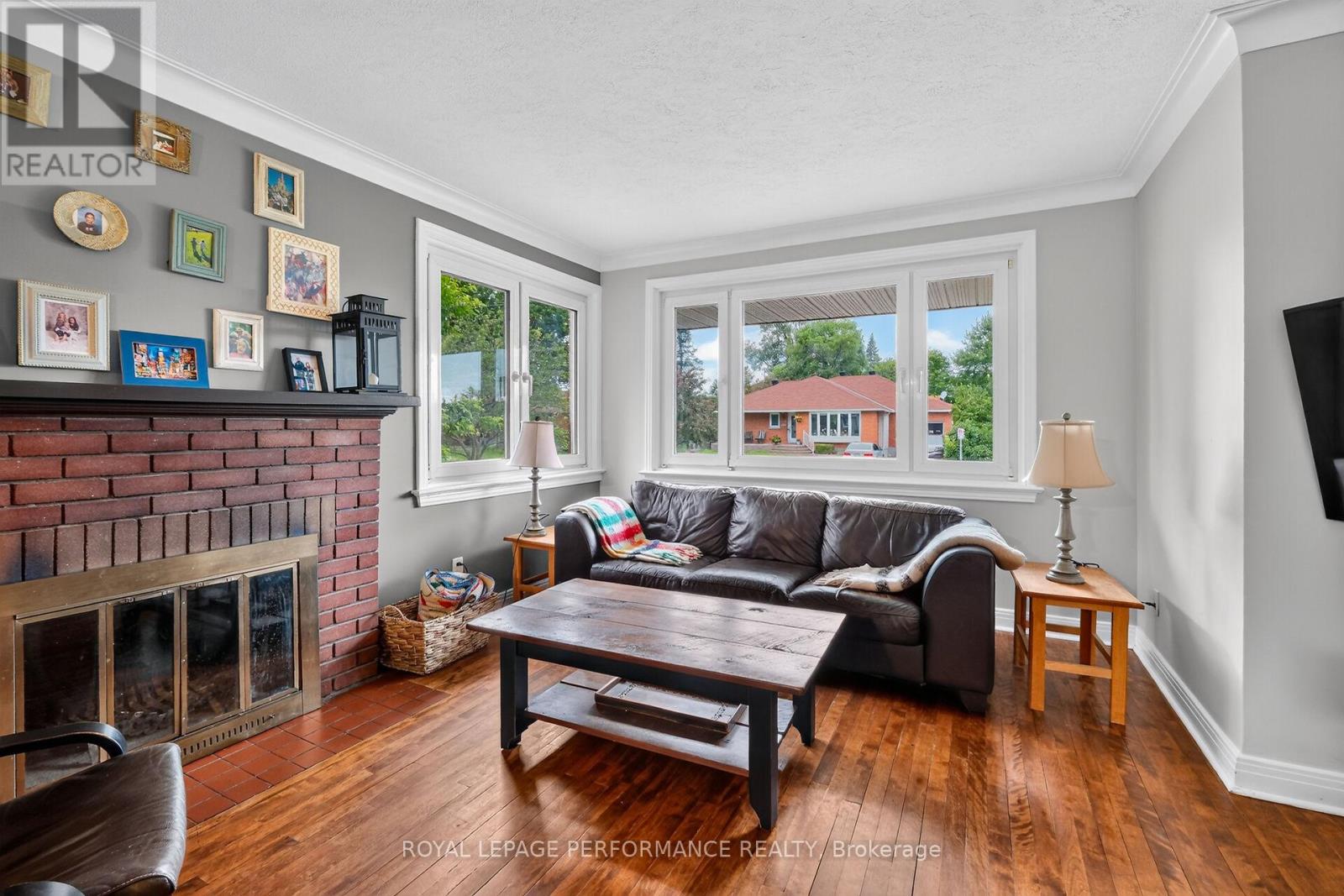 105 Crownhill Street, Ottawa, Ontario  K1J 6X2 - Photo 3 - X13485572