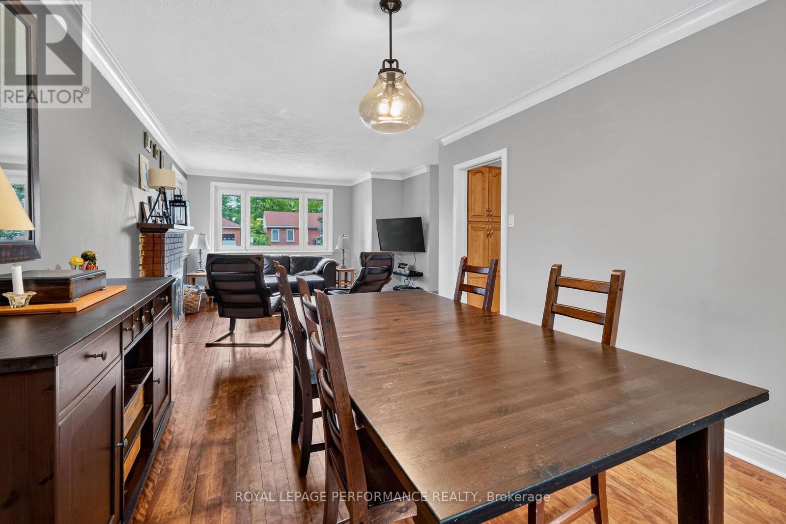 105 Crownhill Street, Ottawa, Ontario  K1J 6X2 - Photo 7 - X13485572