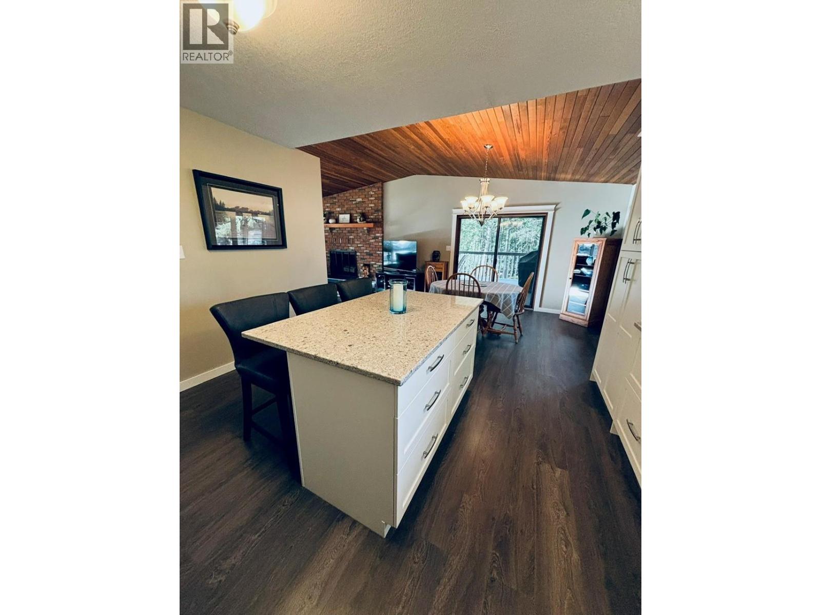 610 10th Avenue Nw, Nakusp, British Columbia  V0G 1R0 - Photo 6 - 10392599