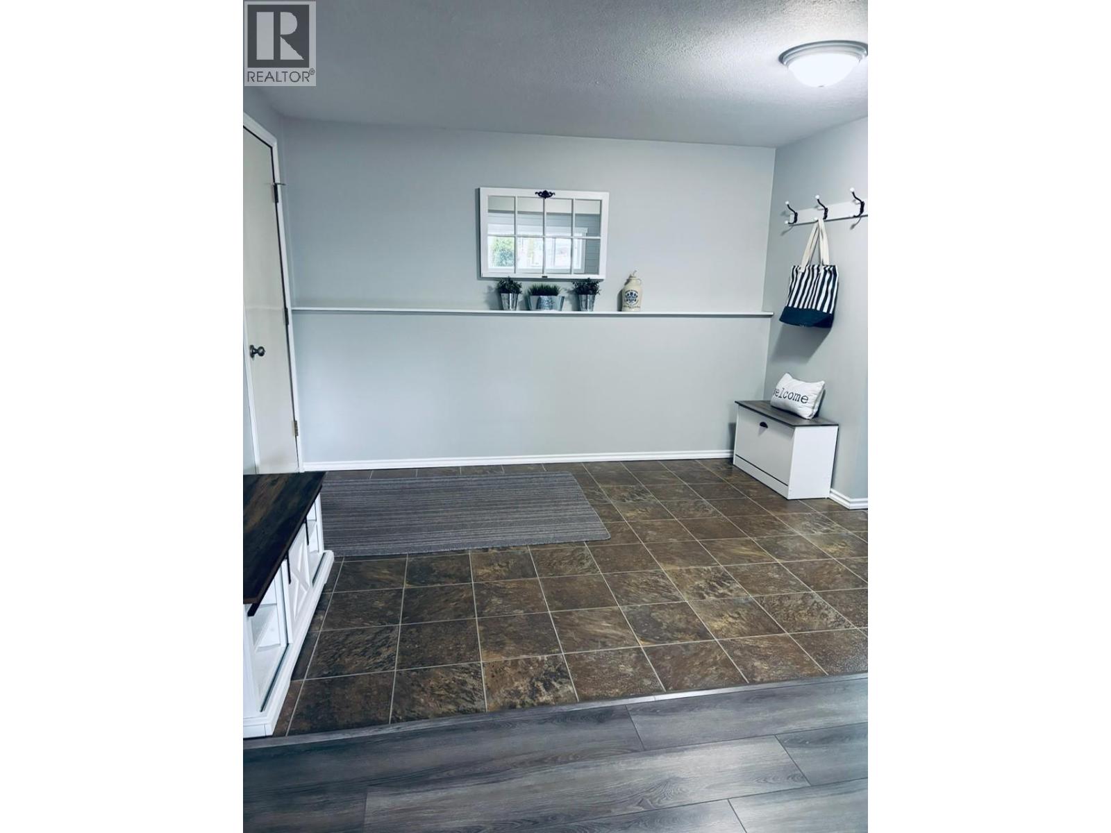 610 10th Avenue Nw, Nakusp, British Columbia  V0G 1R0 - Photo 14 - 10392599