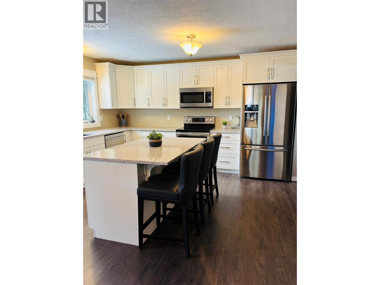 610 10th Avenue Nw, Nakusp, British Columbia  V0G 1R0 - Photo 4 - 10392599