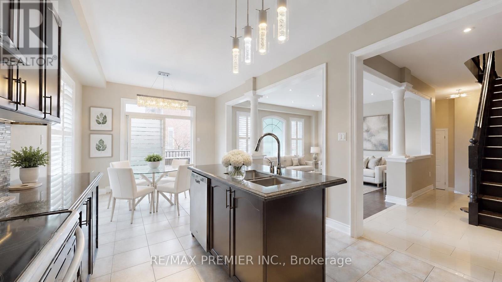 48 Heron Hollow Avenue, Richmond Hill, Ontario  L4E 0G9 - Photo 5 - N13147774