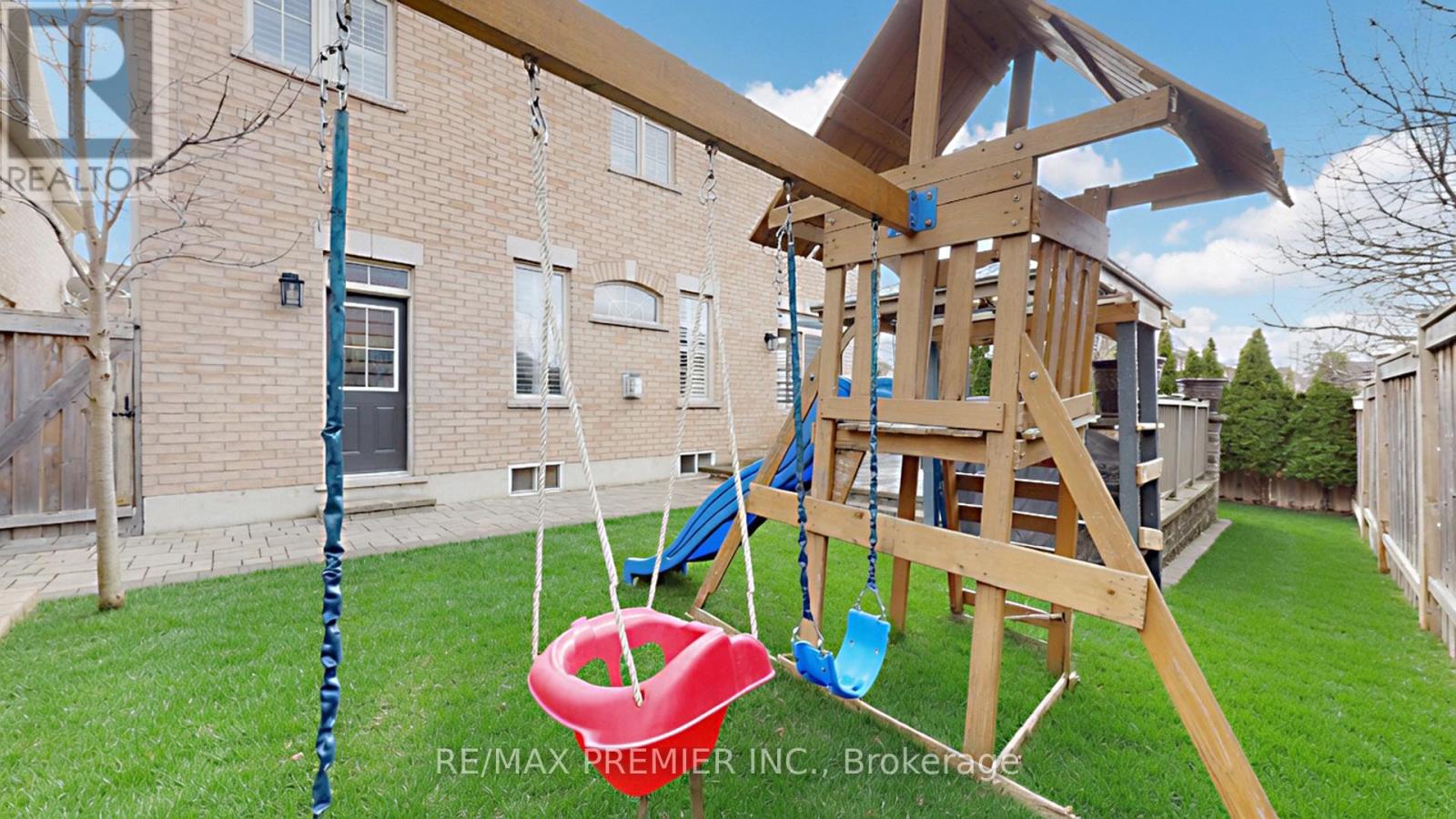 48 Heron Hollow Avenue, Richmond Hill, Ontario  L4E 0G9 - Photo 21 - N13147774