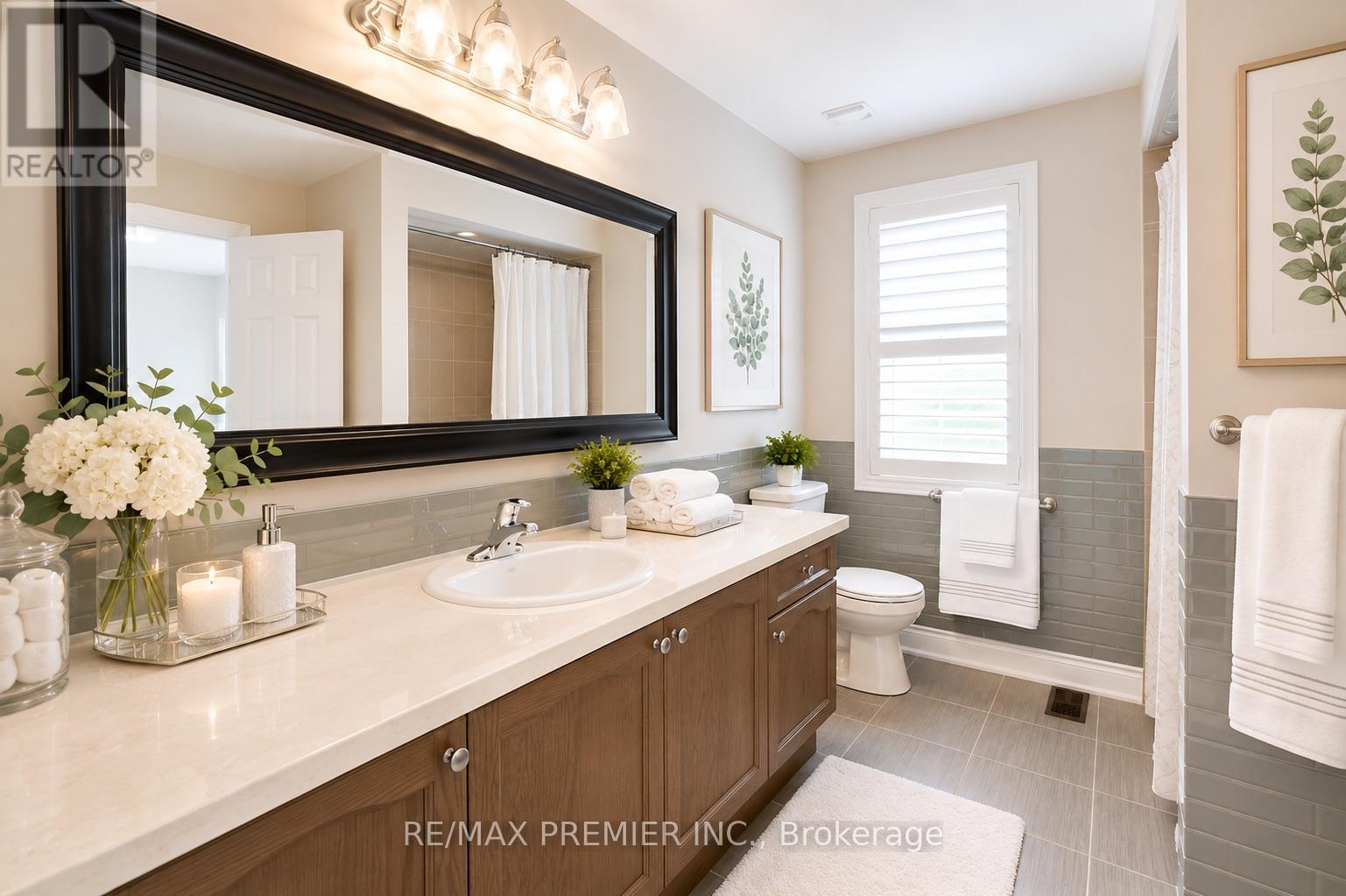 48 Heron Hollow Avenue, Richmond Hill, Ontario  L4E 0G9 - Photo 9 - N13147774