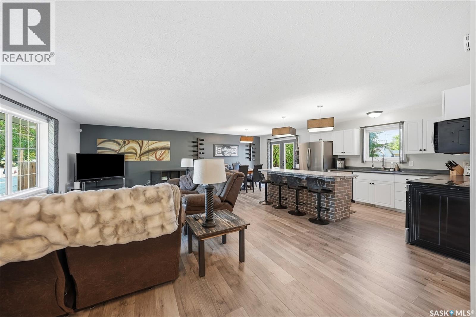 351 Y Avenue S, Saskatoon, Saskatchewan  S7M 3J6 - Photo 3 - SK040485