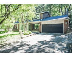 1 CAMPBELL CRESCENT, Toronto, Ontario