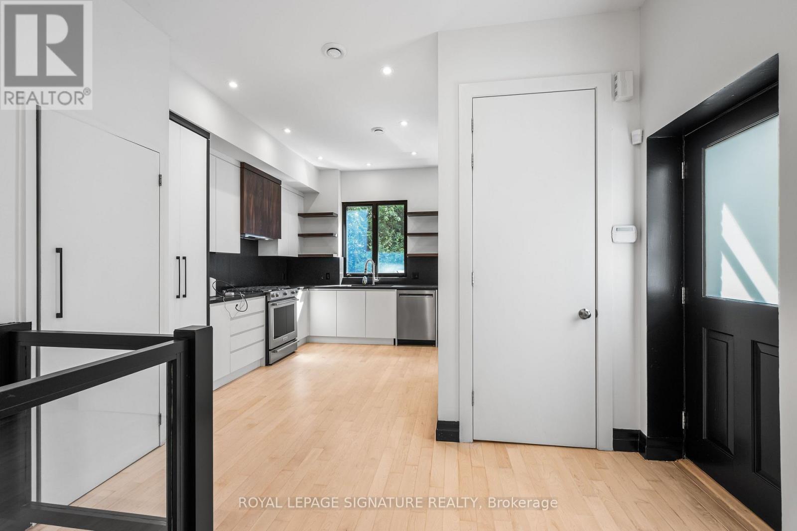 MAIN - 97 BEDFORD ROAD, Toronto, Ontario