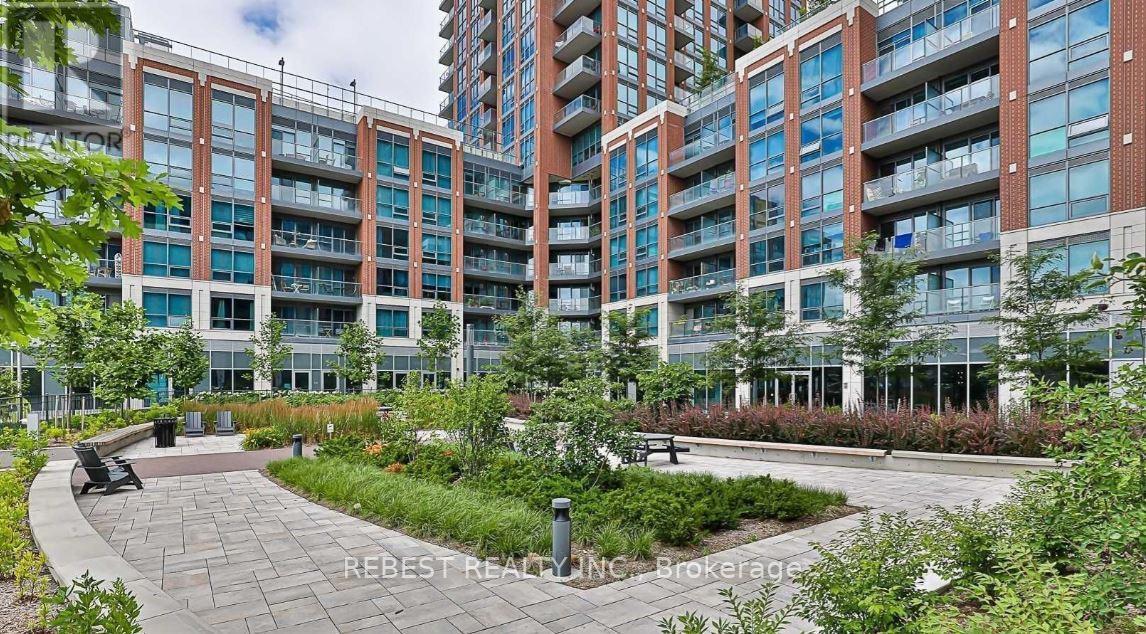 547 - 31 TIPPETT ROAD, Toronto, Ontario