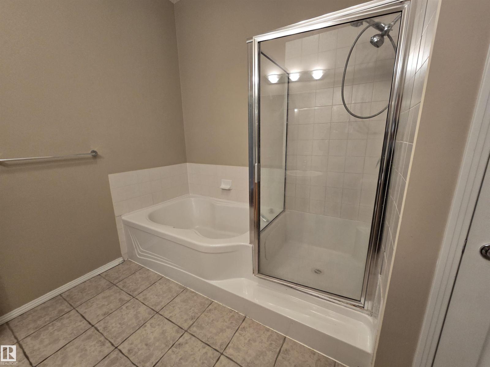 Unknown Address, ,    - Photo 25 - E4495430