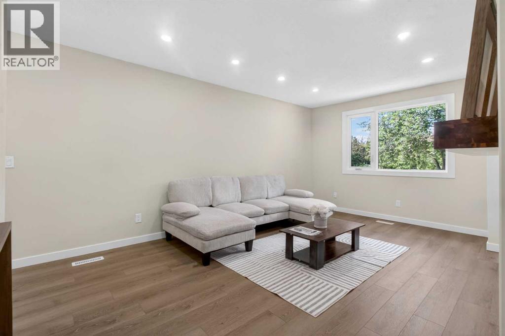 60s, 203 Lynnview Road Se, Calgary, Alberta  T2C 2C6 - Photo 11 - A2318267