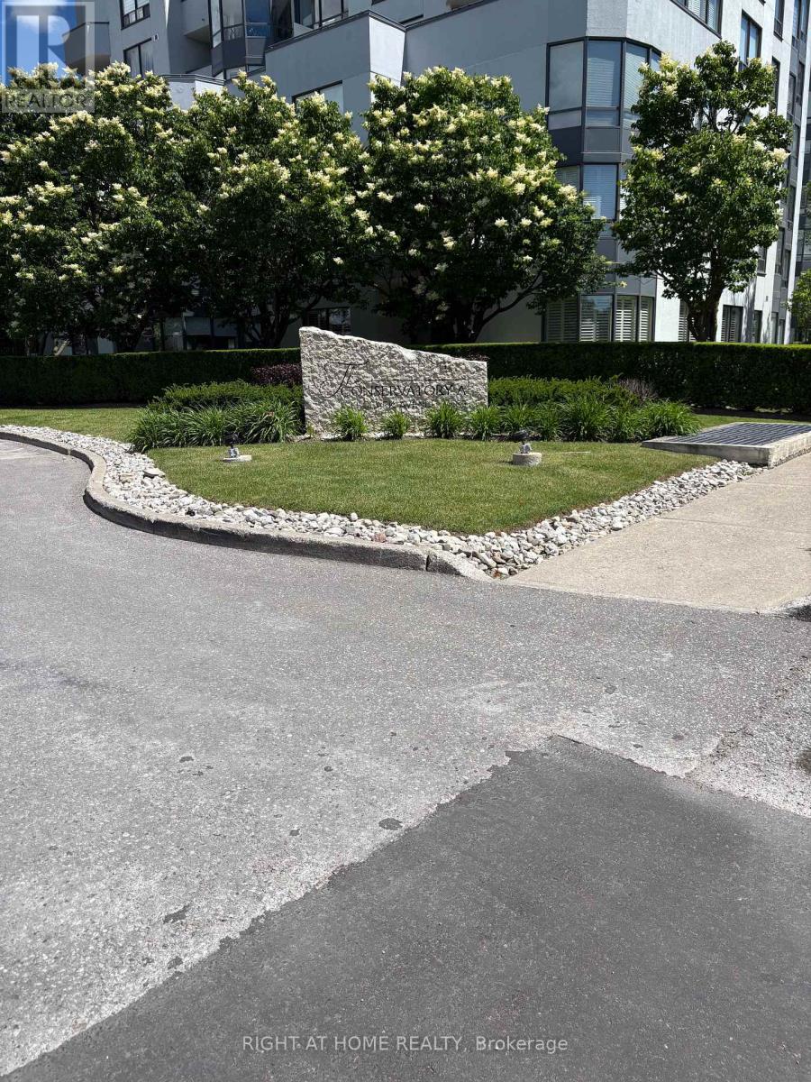 412 - 333 CLARK AVENUE W, Vaughan, Ontario