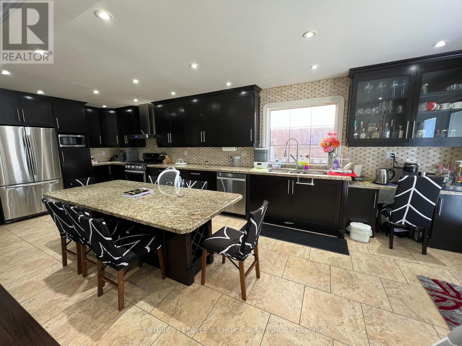 Main Floor - 57 Fallstar Crescent, Brampton, Ontario  L7A 2J7 - Photo 3 - W13485552