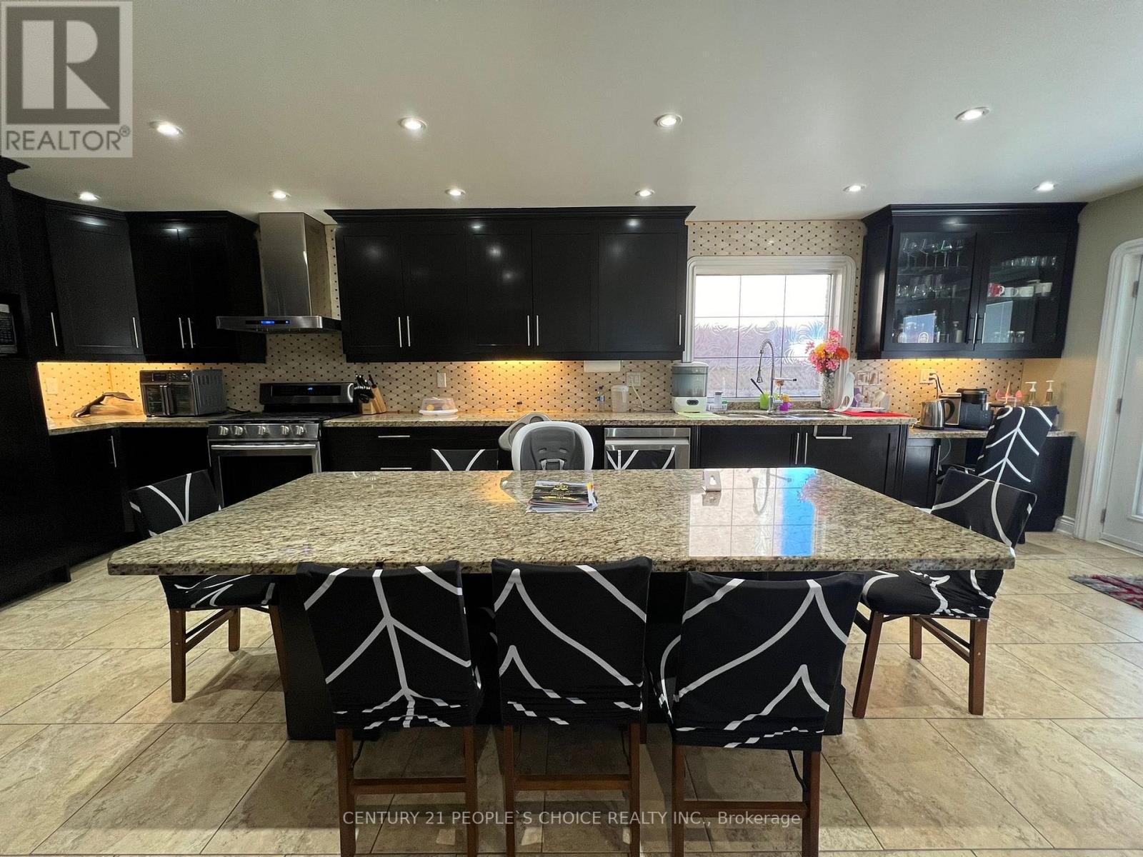Main Floor - 57 Fallstar Crescent, Brampton, Ontario  L7A 2J7 - Photo 4 - W13485552