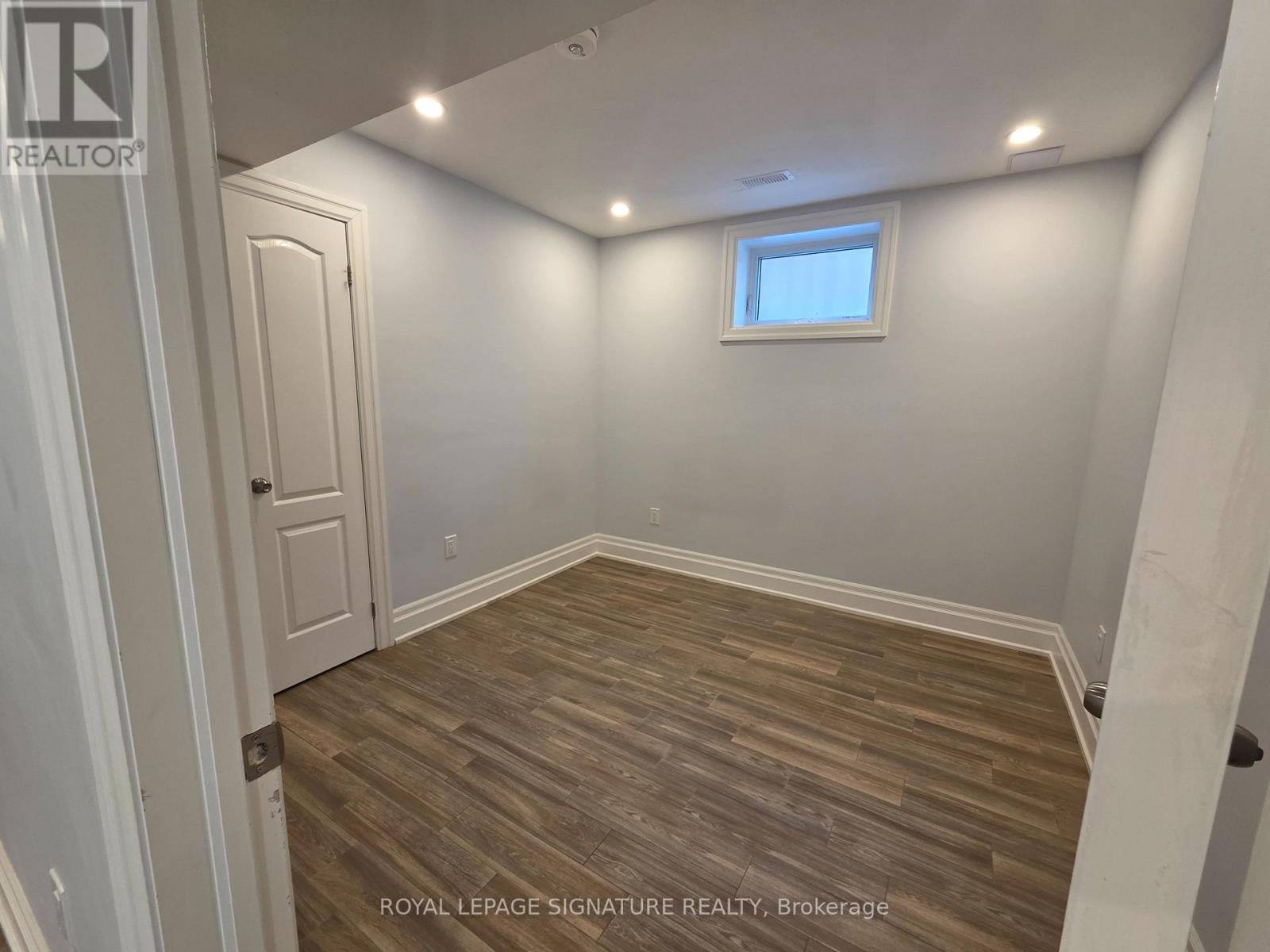 Lower - 33 Ingleside Drive, Toronto, Ontario  M3K 1V2 - Photo 6 - W13485726