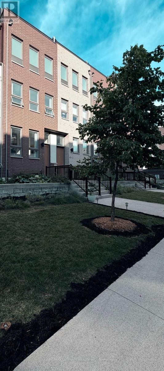 4 - 45 THOMAS MULHOLLAND DRIVE, Toronto, Ontario