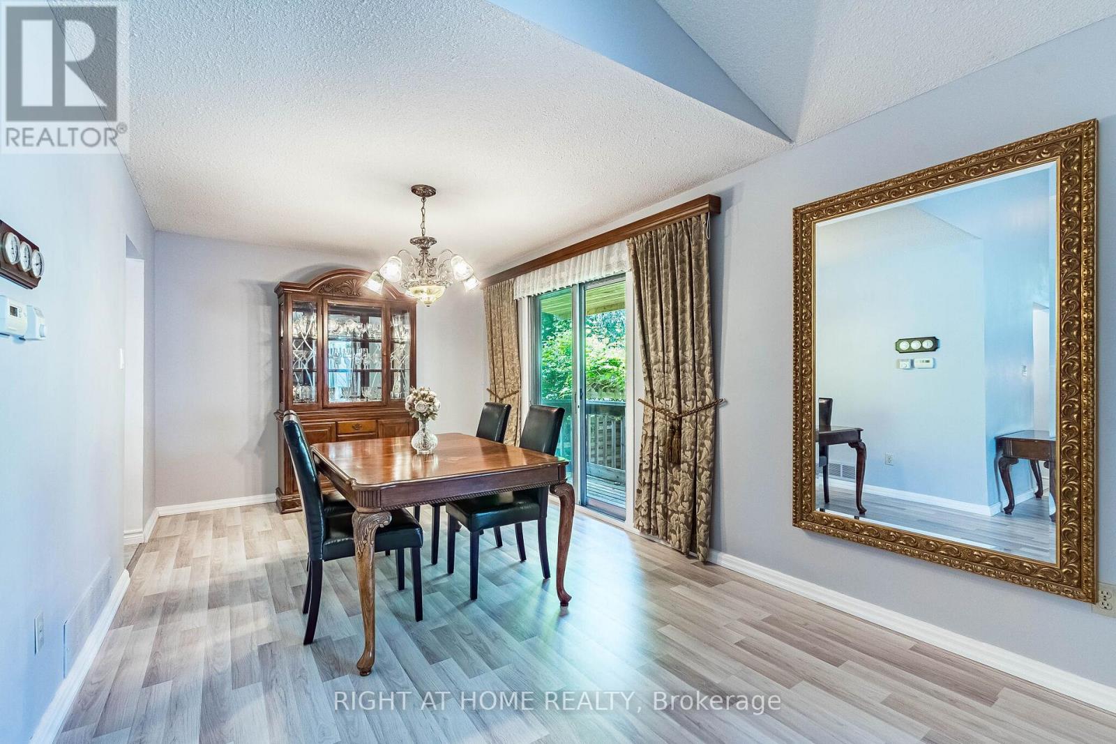 2669 Inlake Court, Mississauga, Ontario  L5N 2A6 - Photo 12 - W13485938