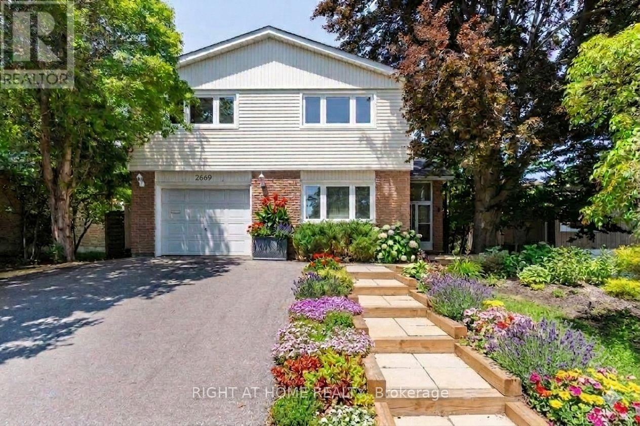2669 Inlake Court, Mississauga, Ontario  L5N 2A6 - Photo 2 - W13485938