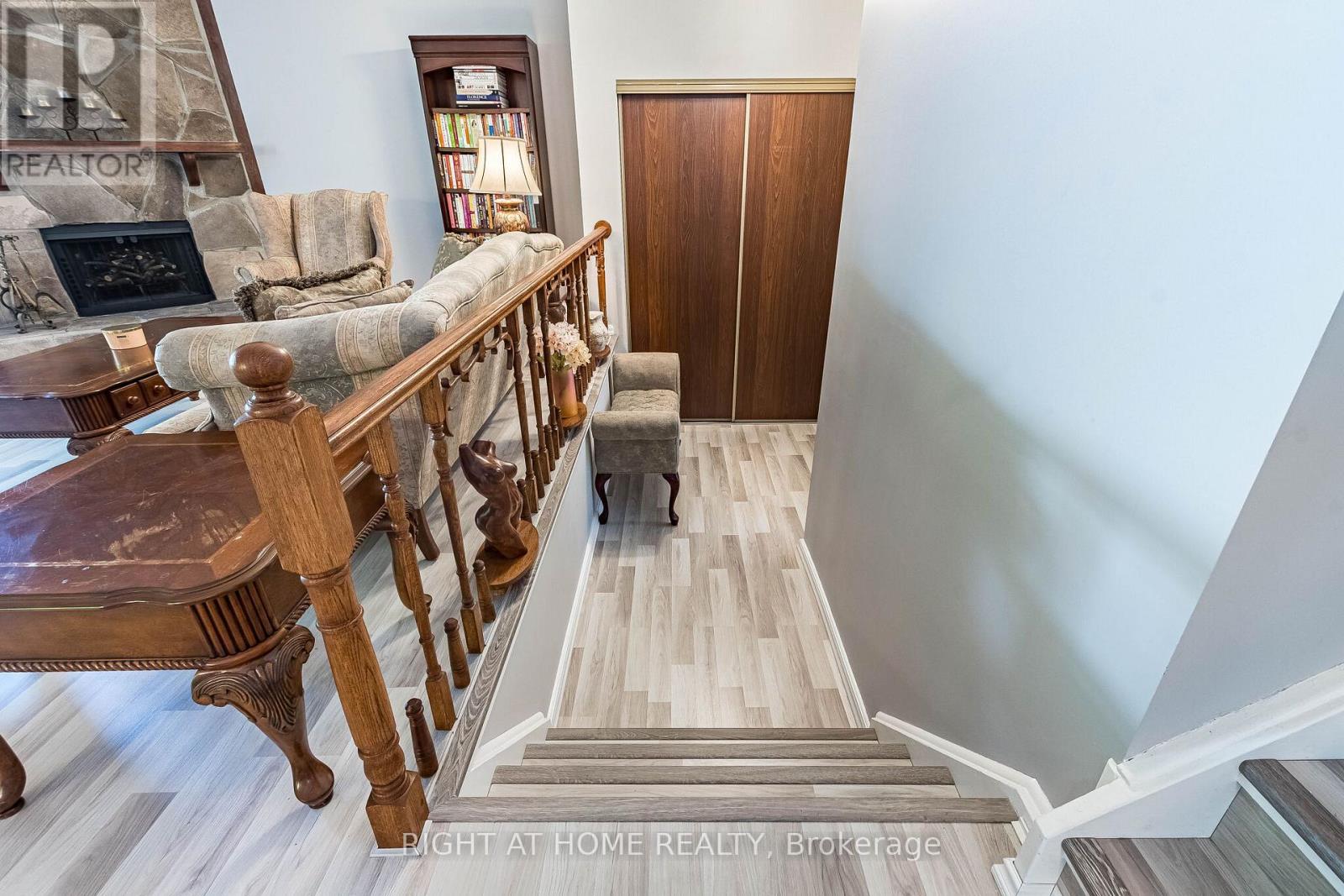 2669 Inlake Court, Mississauga, Ontario  L5N 2A6 - Photo 5 - W13485938
