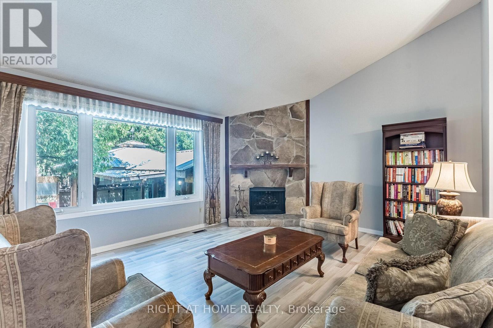 2669 Inlake Court, Mississauga, Ontario  L5N 2A6 - Photo 6 - W13485938