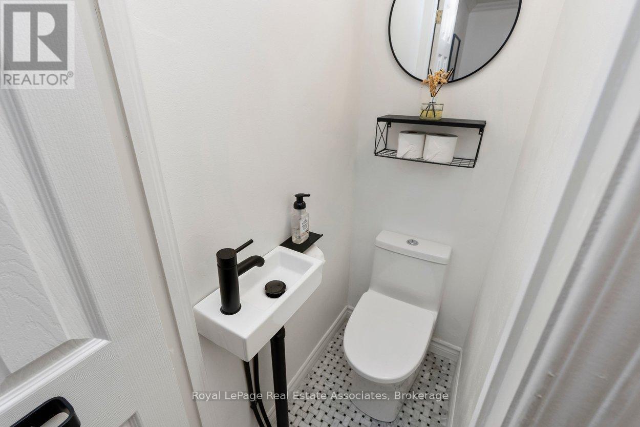 2 Byng Avenue, Brampton (Downtown Brampton), Ontario  L6Y 1L1 - Photo 10 - W13485958