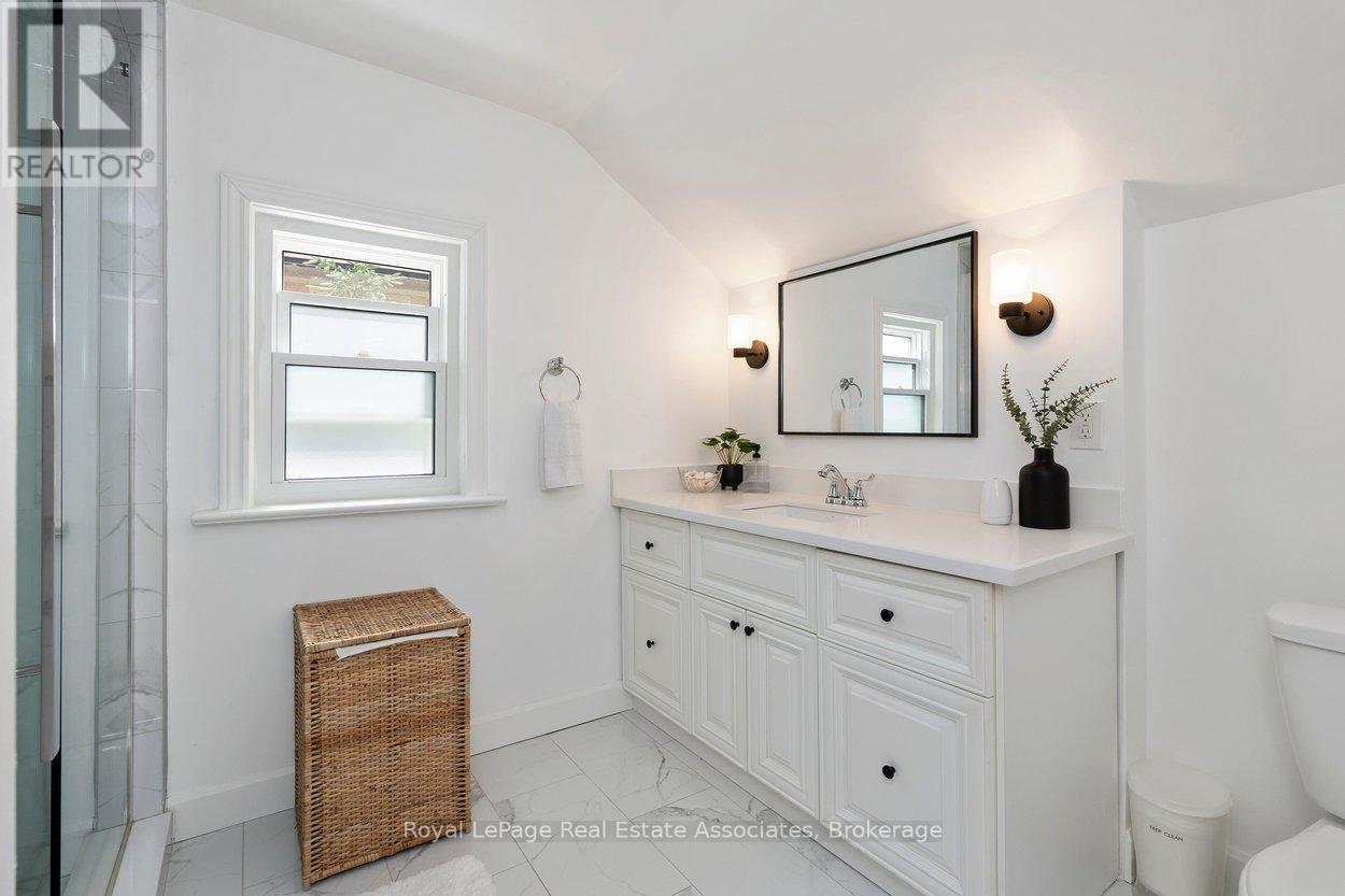 2 Byng Avenue, Brampton (Downtown Brampton), Ontario  L6Y 1L1 - Photo 22 - W13485958