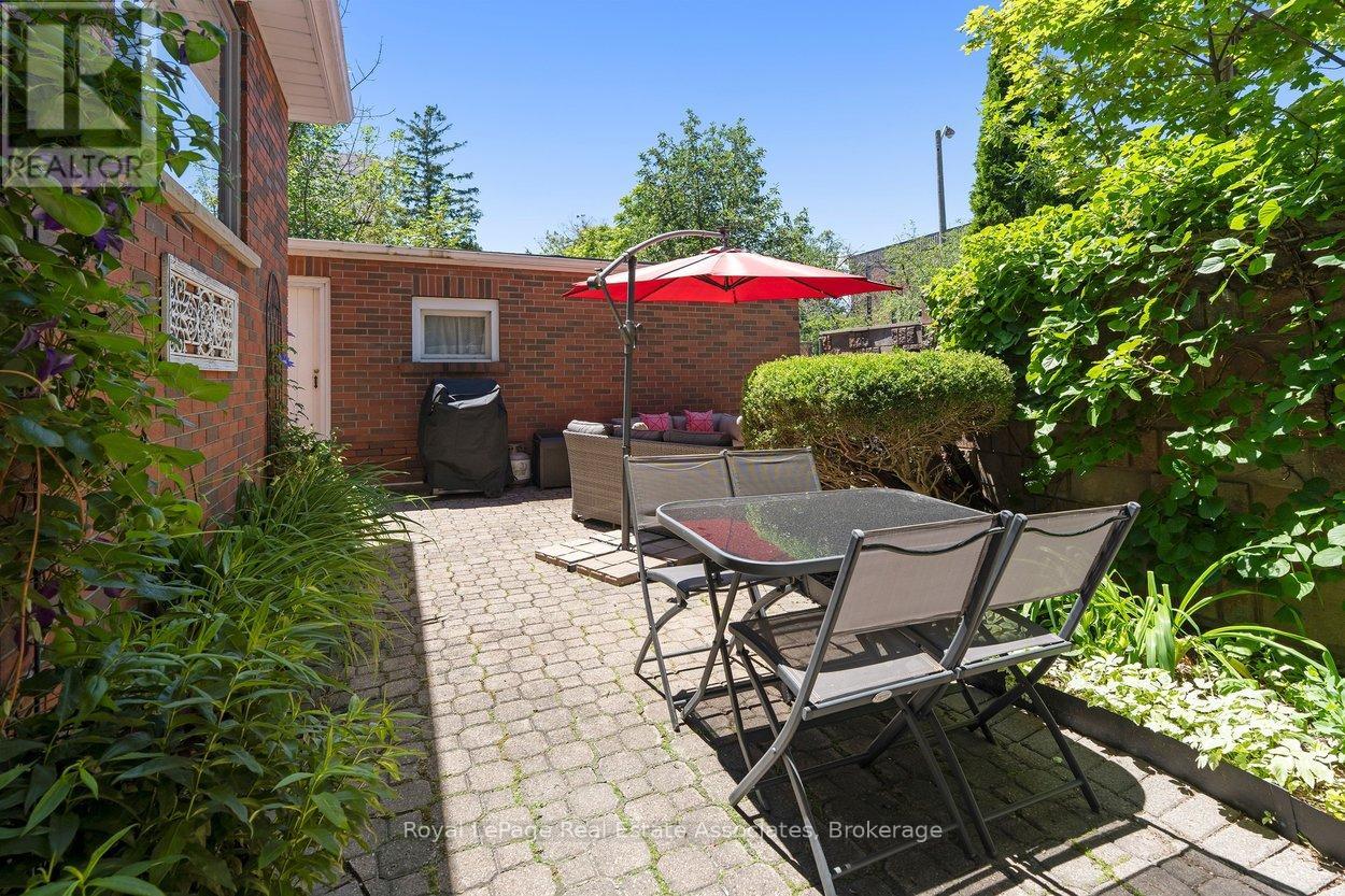 2 Byng Avenue, Brampton (Downtown Brampton), Ontario  L6Y 1L1 - Photo 40 - W13485958