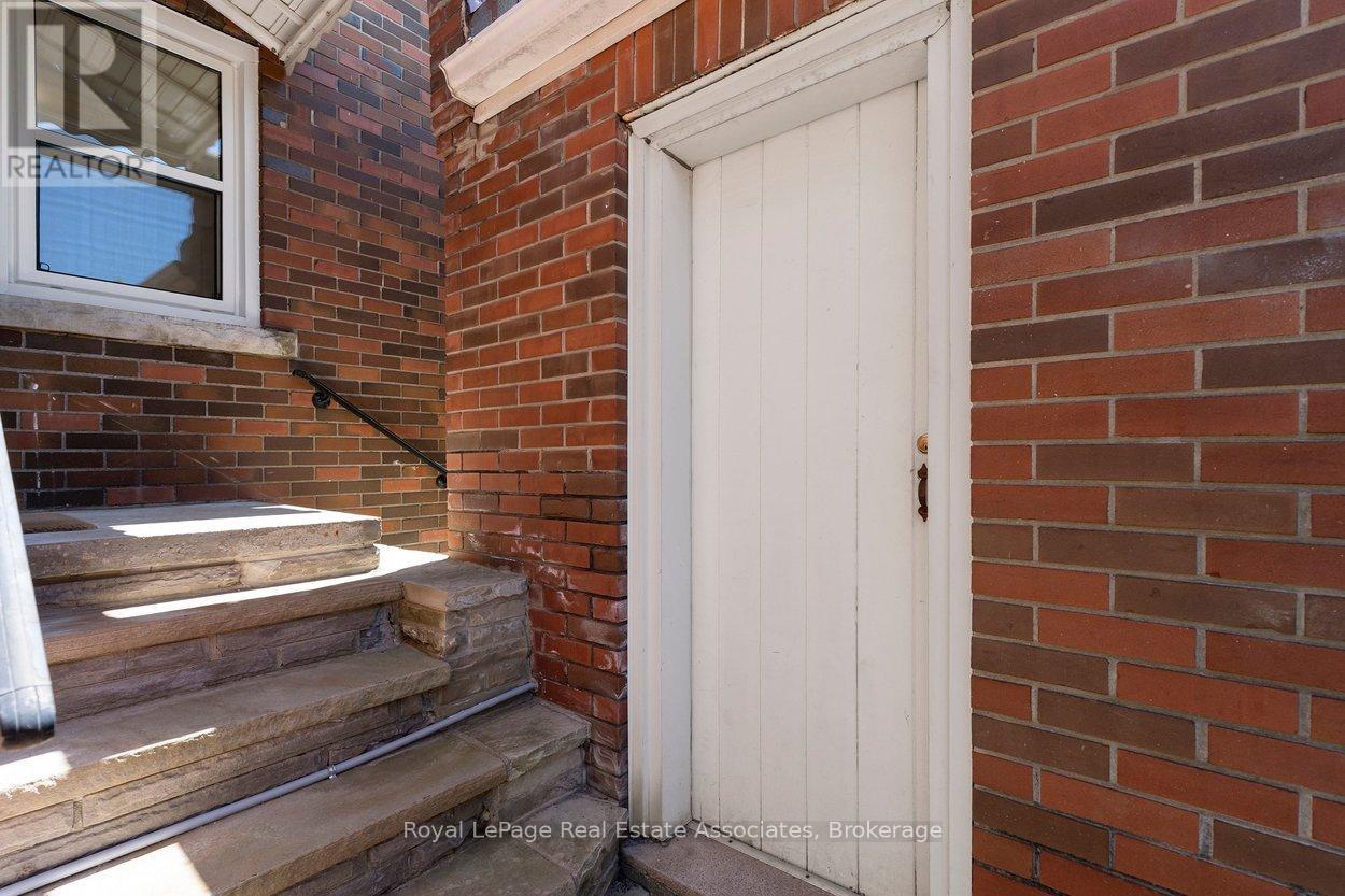 2 Byng Avenue, Brampton (Downtown Brampton), Ontario  L6Y 1L1 - Photo 41 - W13485958