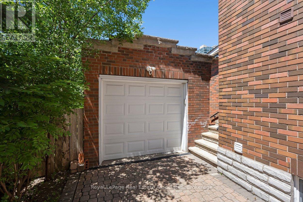 2 Byng Avenue, Brampton (Downtown Brampton), Ontario  L6Y 1L1 - Photo 42 - W13485958