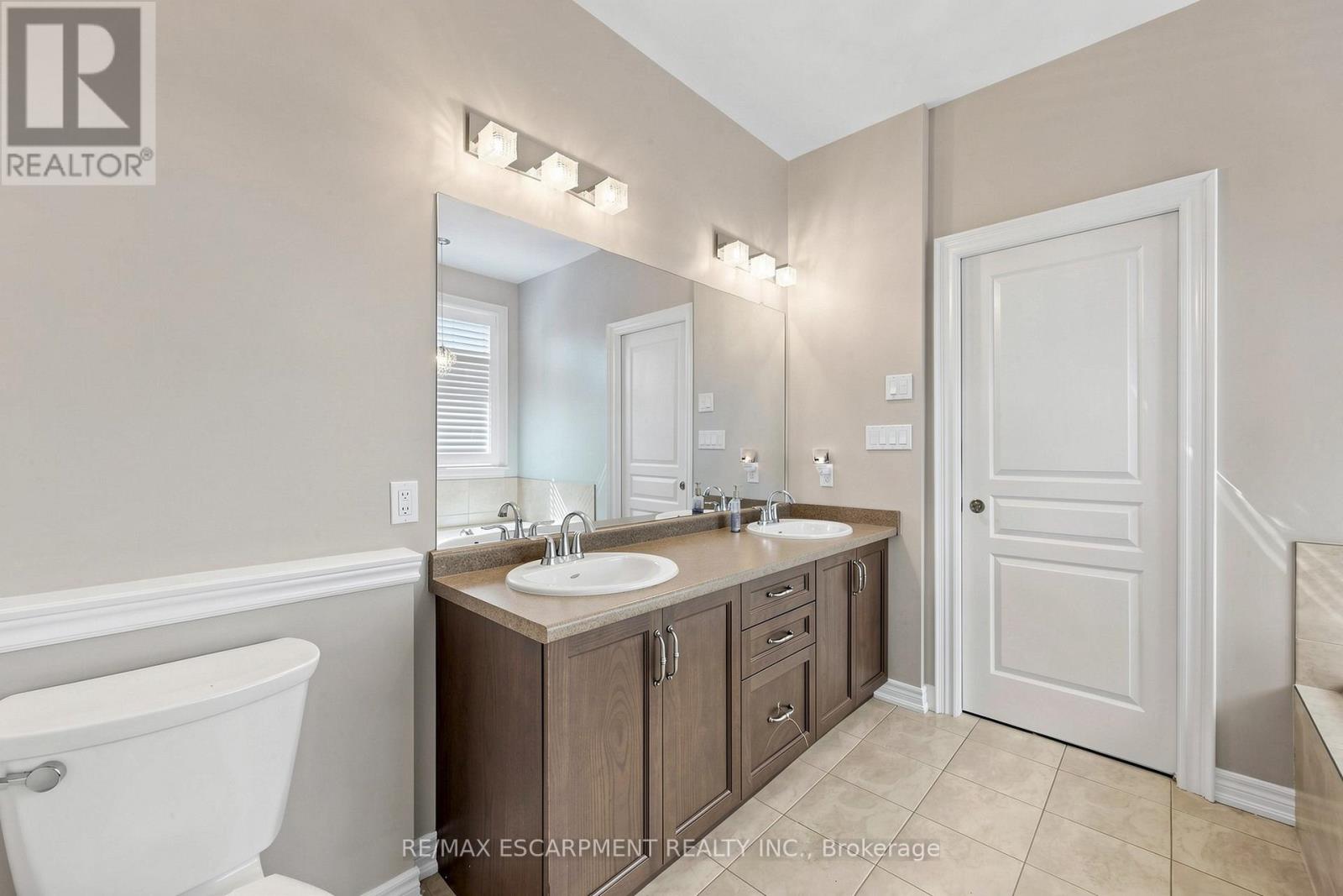 18 Gateway Avenue, West Lincoln, Ontario  L0R 2A0 - Photo 19 - X13485658