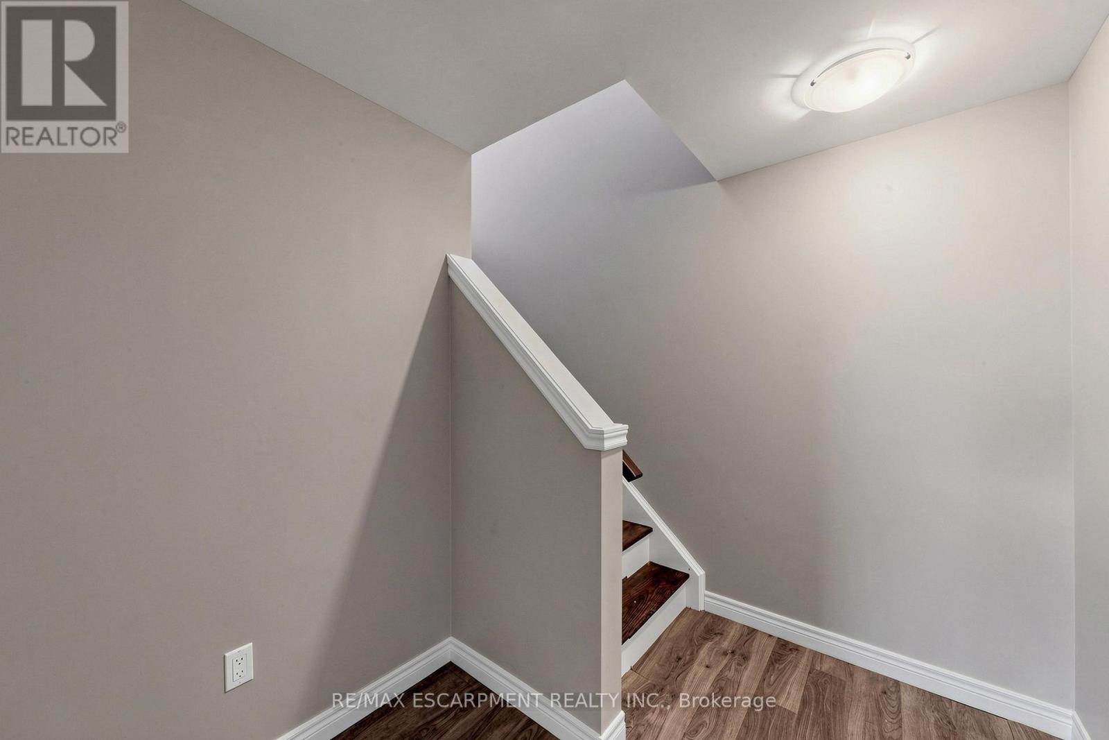 18 Gateway Avenue, West Lincoln, Ontario  L0R 2A0 - Photo 24 - X13485658