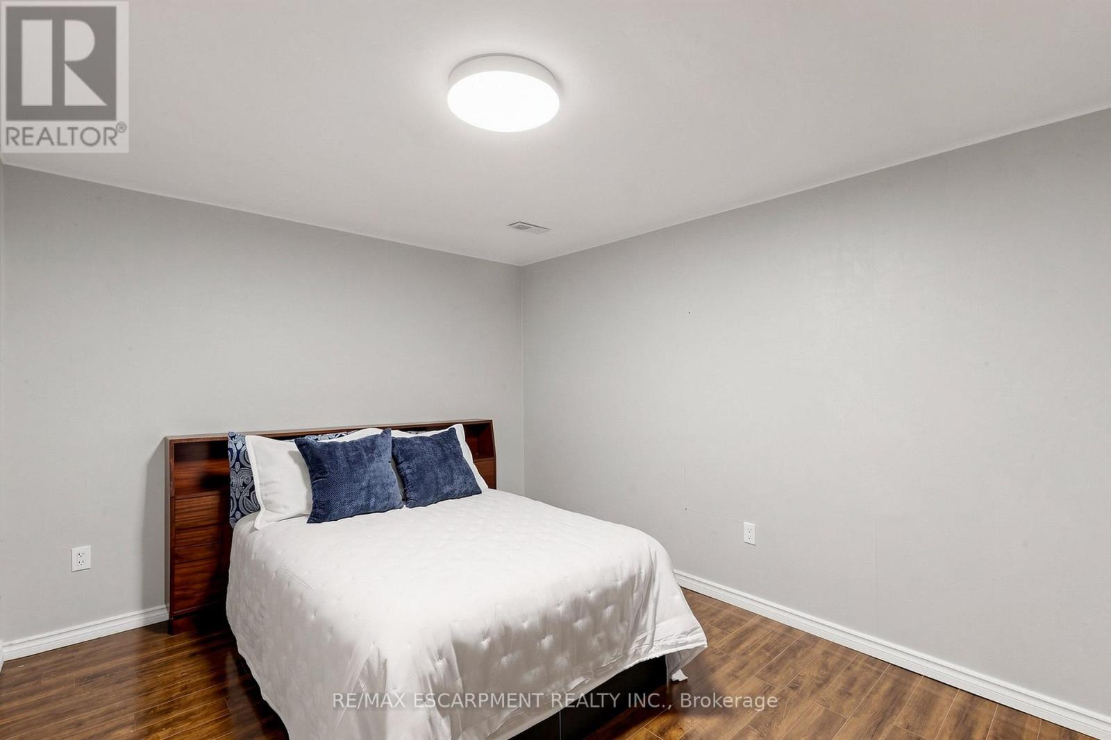 18 Gateway Avenue, West Lincoln, Ontario  L0R 2A0 - Photo 32 - X13485658
