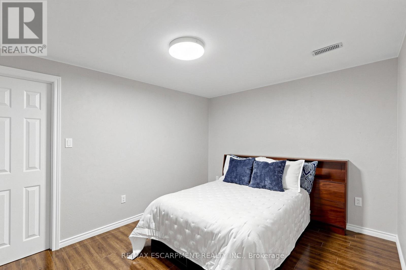 18 Gateway Avenue, West Lincoln, Ontario  L0R 2A0 - Photo 33 - X13485658
