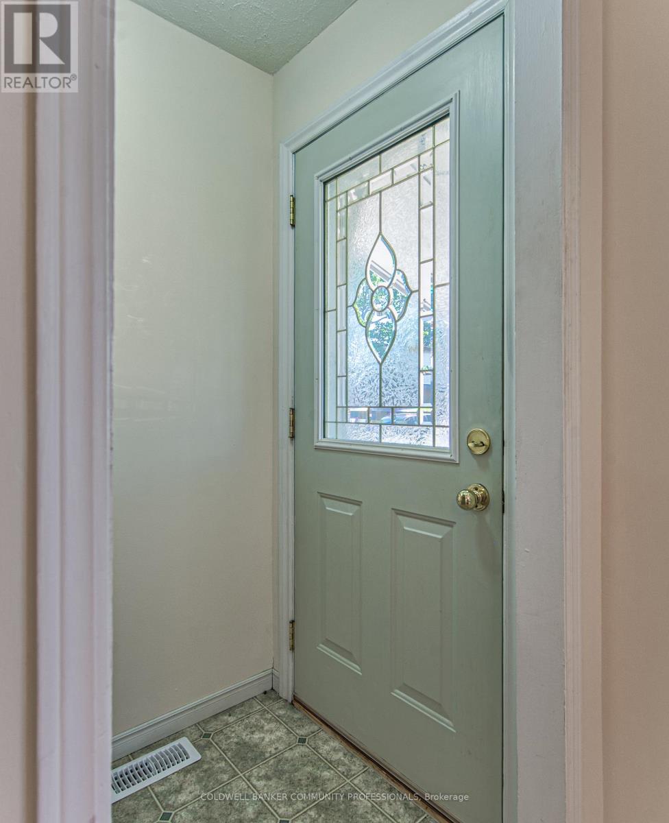 44 East 32nd Street, Hamilton, Ontario  L8V 3R6 - Photo 5 - X13485682