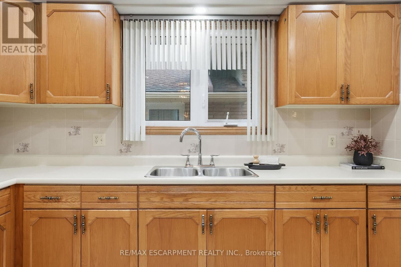 6 Royce Avenue, Hamilton, Ontario  L8G 4C8 - Photo 15 - X13485818