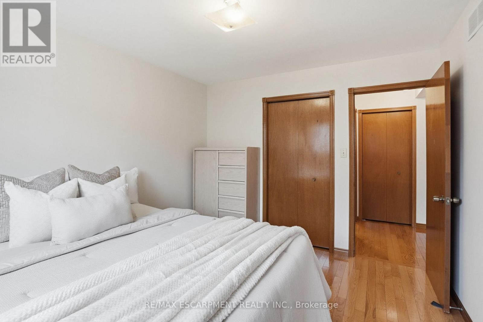 6 Royce Avenue, Hamilton, Ontario  L8G 4C8 - Photo 24 - X13485818