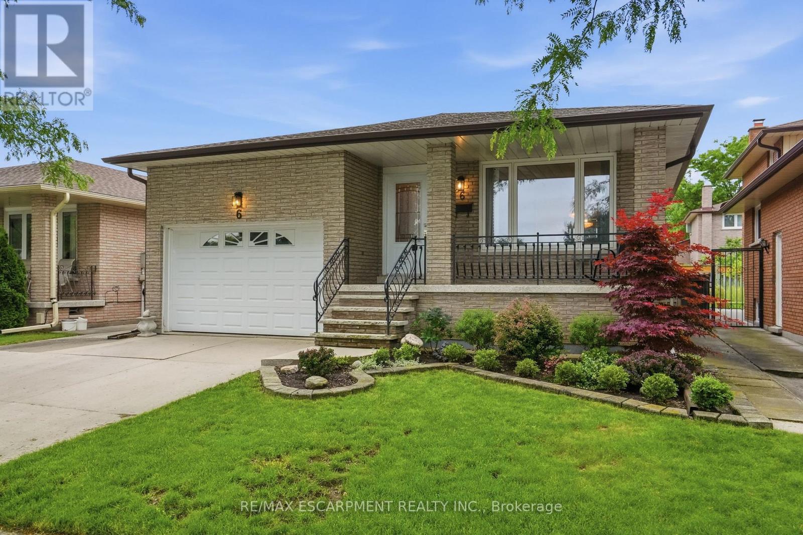 6 Royce Avenue, Hamilton, Ontario  L8G 4C8 - Photo 3 - X13485818