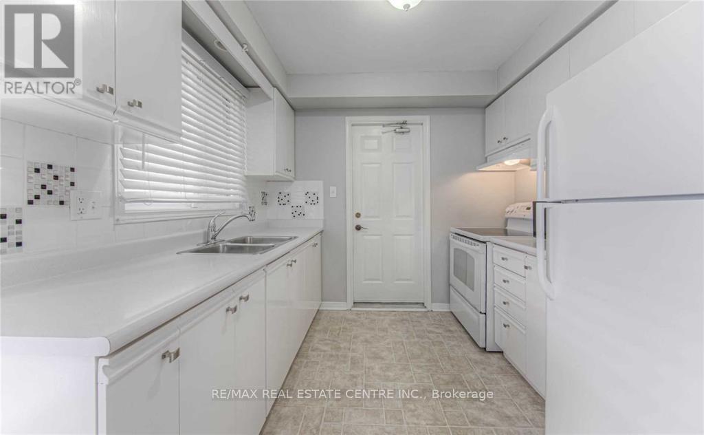14 Amblecote Place, Hamilton, Ontario  L8W 3E9 - Photo 10 - X13485862
